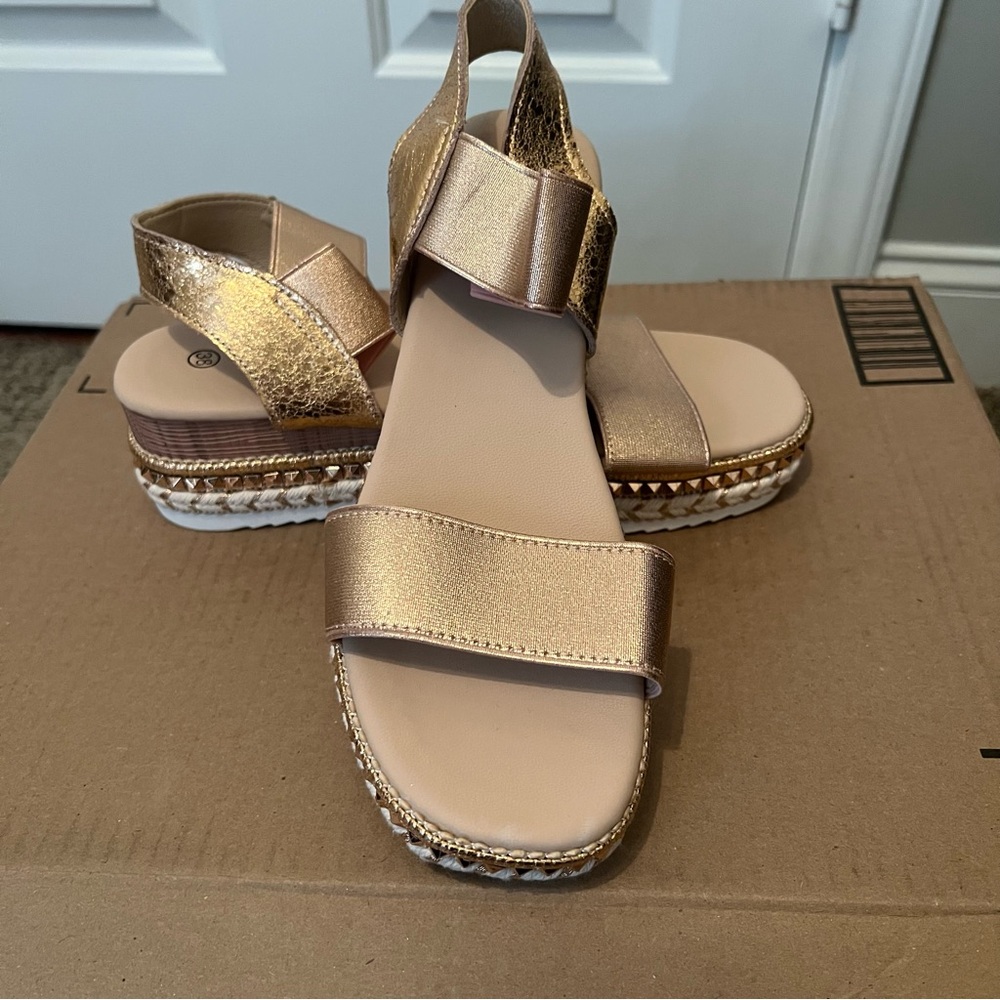 Gold Wedges